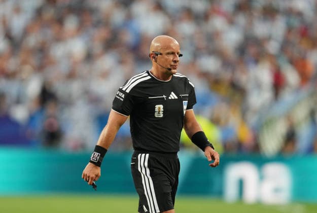 Szymon Marciniak of Poland watches the match between Argentina and Algeria in Group J of the 2026 FIFA World Cup at Kansas Stadium in Kansas, United States, on June 16, 2026. Photo by DeFodi Images (Thor Wegner),detected_source_language