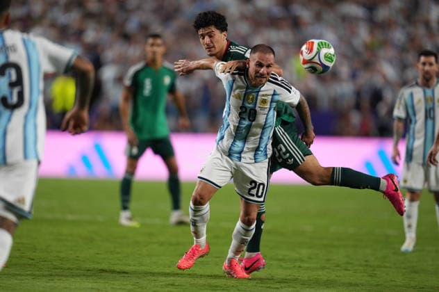 Ibrahim Maza of Algeria and Alexis Mac Allister of Argentina battle for the ball during the Argentina vs. Algeria match in Group J of the 2026 FIFA World Cup at Kansas Stadium in Kansas, United States, on June 16, 2026. Photo by DeFodi Images (Thor Wegner),detected_source_language