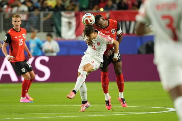 Austria v Jordan - FIFA World Cup, WM, Weltmeisterschaft, Fussball 2026 - Group J SANTA CLARA, UNITED STATES - JUNE 16: David Alaba (8) of Austria in action against Odeh al-Fakhouri (11) of Jordan during 2026 FIFA World Cup First Stage Group J match between Austria and Jordan at San Francisco Bay Area Stadium (Levi’s Stadium) in Santa Clara, California, United States on June 16, 2026. Tayfun Coskun Anadolu California United States. Editorial use only. Please get in touch for any other usage.  Copyright: x2026xAnadoluxTayfunxCoskunx