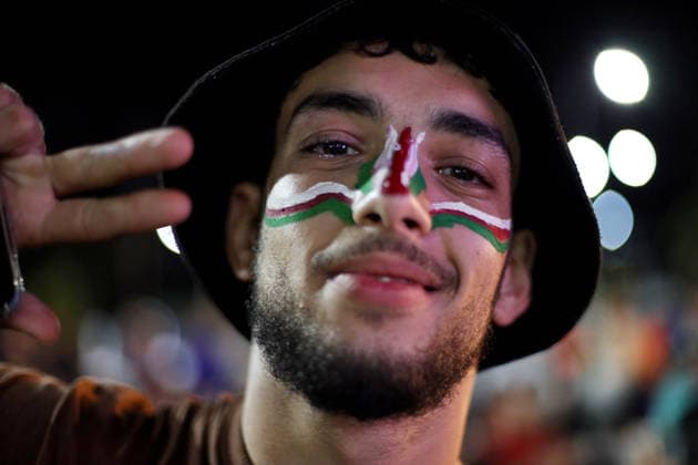 Algerie vs Argentine Coupe du Monde 2026 ecran geant a Alger Des supporters algeriens assistent a la retransmission publique du match de football avec ecran geant du groupe (G) de la Coupe du Monde de la FIFA 2026 opposant l Algerie a l Argentine, a Alger, en Algerie, le 17 juin 2026 (Photo By Billel Bensalem APP) Alger Algerie Copyright: xAlgÃ riexPressexPhotosxBillelxBensalemx xAPPx IMG_4465