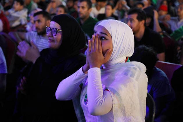 Algerie vs Argentine Coupe du Monde 2026 ecran geant a Alger Des supporters algeriens assistent a la retransmission publique du match de football avec ecran geant du groupe (G) de la Coupe du Monde de la FIFA 2026 opposant l Algerie a l Argentine, a Alger, en Algerie, le 17 juin 2026 (Photo By Billel Bensalem APP) Alger Algerie Copyright: xAlgÃ riexPressexPhotosxBillelxBensalemx xAPPx IMG_4556