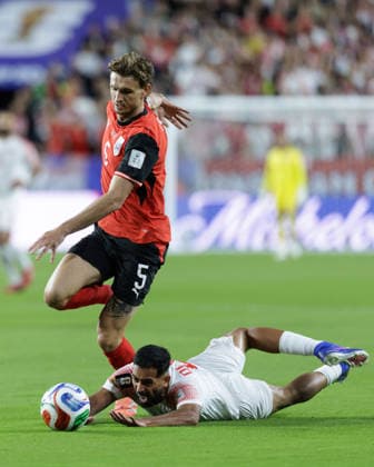 SOCCER - FIFA World Cup, WM, Weltmeisterschaft, Fussball 2026 SANTA CLARA,CALIFORNIA,USA,17.JUN.26 - SOCCER - FIFA World Cup 2026, group stage, Austria vs Jordan. Image shows Stefan Posch (AUT) and Ali Olwan (JOR).  GEPAxpictures xArminxRauthner