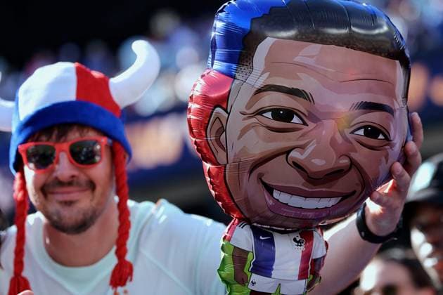 2026 World Cup - Supporters At France v Senegal French supporters attend the France vs Senegal during the World Cup 2026 at the New York stadium, NJ on June 16, 2026. Photo by Charles Guerin ABACAPRESS.COM Rutherford NJ United States  Copyright: xGuerinxCharles ABACAx