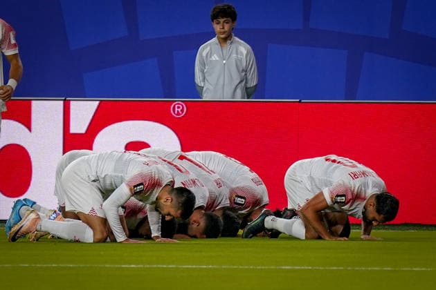 USA Soccer 2026 FIFA World Cup Group Stage Group J Austria vs. Jordan San Francisco Bay Area Stadium Levi’s Stadium Santa Clara County, California Goal, goal celebration, and prayer following the 1-1 equalizer by Ali Olwan of Jordan 9 Joy, emotions, cheers,detected_source_language Copyright: xJOERANxSTEINSIEKx