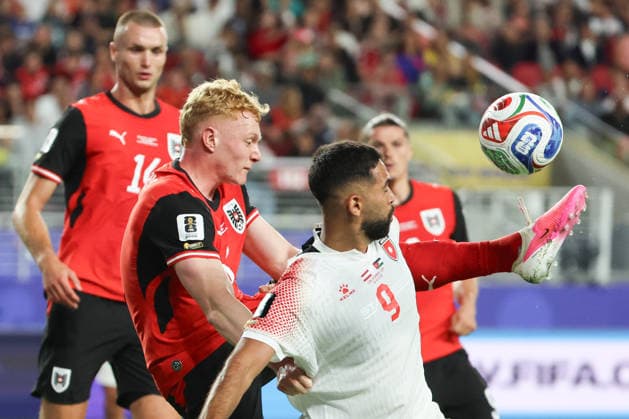 Nicolas Seiwald (2-L) of Austria battles for the ball with Ali Olwan (R) of Jordan during a Group J match at the 2026 FIFA World Cup, WM, Weltmeisterschaft, Fussball between Austria and Jordan at Levi s Stadium in Santa Clara, USA, 16 June 2026. FIFA World Cup 2026 : Gropu J - Austria vs. Jordan !ACHTUNG: NUR REDAKTIONELLE NUTZUNG!  Copyright: xMiguelxGutiérrezx GR3326 20260617-55020617520_1