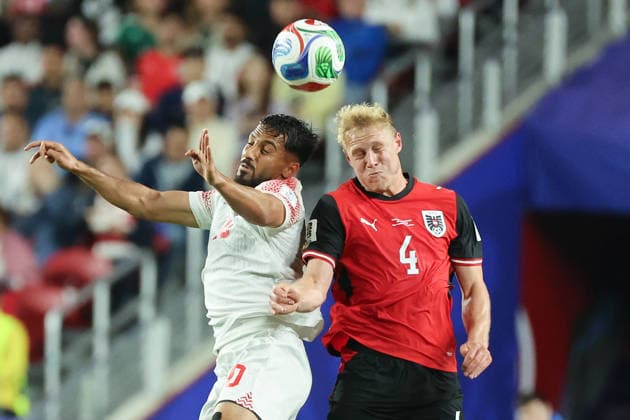 Xaver Schlager (R) of Austria battles for the ball with Mousa Altamari (L) of Jordan during a Group J match at the 2026 FIFA World Cup, WM, Weltmeisterschaft, Fussball between Austria and Jordan at Levi s Stadium in Santa Clara, USA, 16 June 2026. FIFA World Cup 2026 : Gropu J - Austria vs. Jordan !ACHTUNG: NUR REDAKTIONELLE NUTZUNG!  Copyright: xMiguelxGutiérrezx GR3344 20260617-55020617525_1