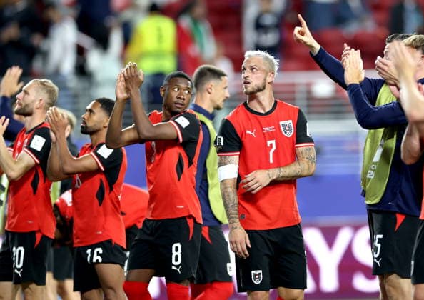 FIFA World Cup, WM, Weltmeisterschaft, Fussball 2026 - Group J - Austria vs Jordan Marko Arnautovic (C) of Austria and teammates applaud fans after the FIFA World Cup 2026 group stage match Austria against Jordan, in San Francisco, USA, 16 June 2026. Austria won 3-1. SAN FRANCISCO United States  Copyright: xBENJAMINxFANJOYx