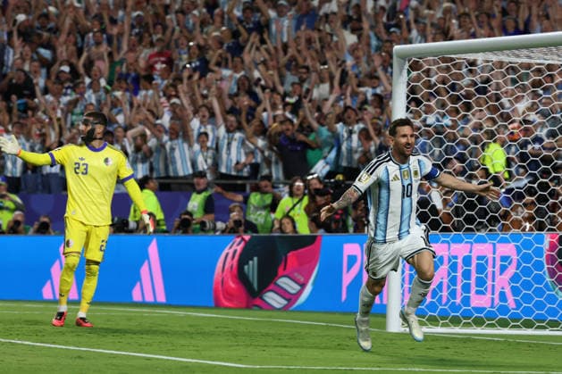 Argentina™s forward Lionel Messi celebrates after scoring the team™s second goal during the FIFA World Cup, WM, Weltmeisterschaft, Fussball 2026 Group J match between Argentina and Algeria at Kansas City Stadium on June 15, 2026 in Kansas City, Missouri. ¨(Photo by Alejandro PAGNI PHOTOxPHOTO) KANSAS CITY UNITED STATES *** Argentinas forward Lionel Messi celebrates after scoring the teams second goal during the 2026 FIFA World Cup Group J match between Argentina and Algeria at Kansas City Stadium on June 15, 2026, in Kansas City, Missouri — Photo by Alejandro PAGNI PHOTOxPHOTO KANSAS CITY, UNITED STATES,detected_source_language Copyright: xALEJANDROxPAGNIx