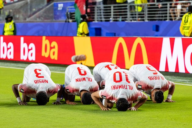 SANTA CLARA, CA - JUNE 16: Ali Olwan 9 of Jordan celebrates a goal with teammates in the second half of the FIFA World Cup, WM, Weltmeisterschaft, Fussball 2026 Group J match between Austria and Jordan on June 16, 2026 at San Francisco Bay Area Stadium in Santa Clara, CA. (Photo by Matthew Huang Icon Sportswire) SOCCER: JUN 16 FIFA World Cup 26 Group J - Austria vs Jordan EDITORIAL USE ONLY Icon260616023