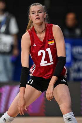 Germany v China - FIVB Women s Volleyball Nations League ANKARA, TURKIYE - JUNE 17: Camilla Weitzel (21) of Germany warms up ahead of the 2026 FIVB Women s Volleyball Nations League second stage match between Germany and China at the Ankara Sports Hall, in Ankara, Turkiye, on June 17, 2026. Akin Celiktas Anadolu Ankara Turkey. Editorial use only. Please get in touch for any other usage.  Copyright: x2026xAnadoluxAkinxCeliktasx