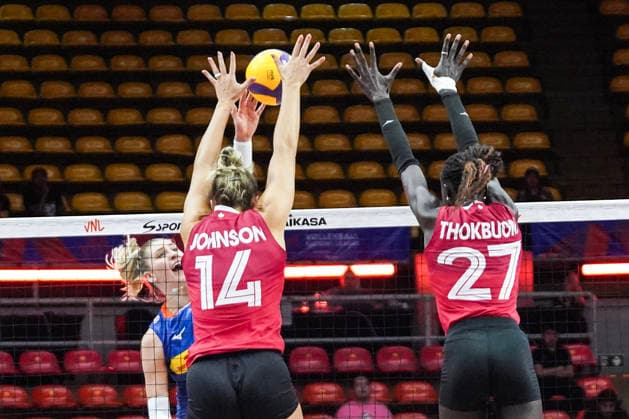 FIVB Women s Nations League 2026. Hilary Howe Johnson and Nyadholi Thokbuom of Canada compete during the FIVB Women s Volleyball Nations League match between Canada and the Netherlands in Bangkok, Thailand, on June 17, 2026. Bangkok Bangkok Thailand  Copyright: xAnusakxLaowilasx originalFilename:laowilas-notitle260617_npRue.jpg