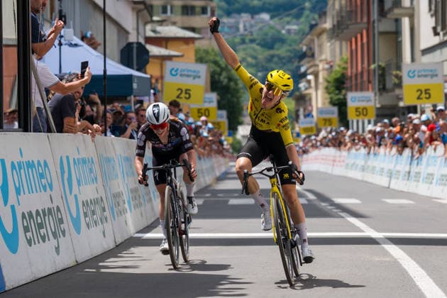 SONDRIO, ITALY, JUNE 17 — Ailish Lauren Dickson, 43, of FDJ United SUEZ, and Femke de Vries, 112, of Team Visma Lease a Bike, won the first stage on June 16, 2026, in Sondrio, Italy,detected_source_language Copyright: xJustPictures.ch PascalxvonxBürenx jp-en-EuSpIm-Pavo_Fotografie-03736