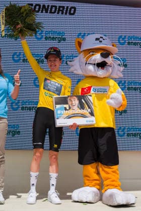 SONDRIO, ITALY, JUNE 17 — Femke de Vries, No. 112 of Team Visma Lease a Bike, took the lead on June 16, 2026, in Sondrio, Italy,detected_source_language Copyright: xJustPictures.ch PascalxvonxBürenx jp-en-EuSpIm-Pavo_Fotografie-04161