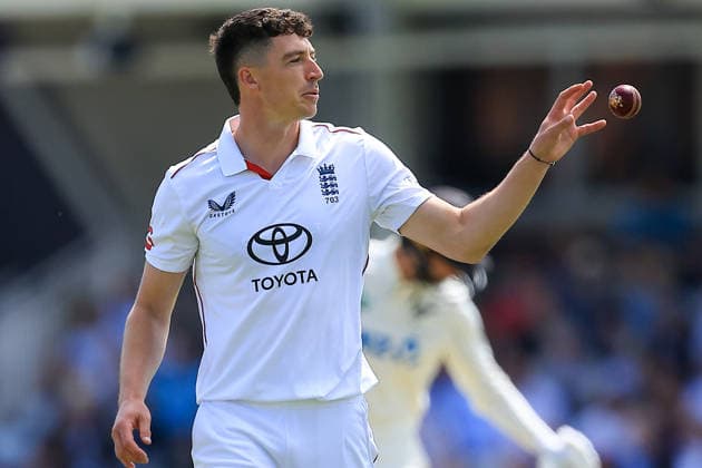 England v New Zealand, International Test Match 2026 England Fast Bowler Matt Fisher during the International Test Match 2026 match between England and New Zealand at the Oval, London, UK on 17 June 2026. London Oval London UK Editorial use only , Copyright: xChrisxFoxwellx PSI-24387-0069