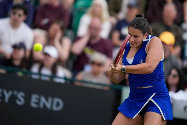Lexus Nottingham Open - Day Three Emma Navarro of the United States competes during her Round of 32 singles match at the 2026 Lexus Nottingham Open Women s tennis tournament at the Nottingham Tennis Centre in Nottingham, England, on June 17, 2026. Nottingham Great Britain United Kingdom  Copyright: xOwenxHammondx originalFilename:hammond-2026lexu260617_npvGH.jpg
