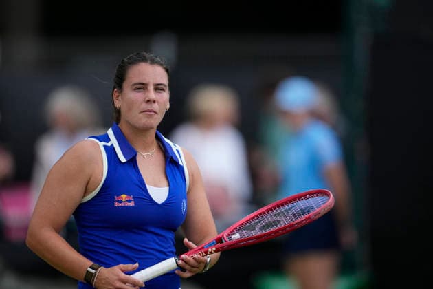 Lexus Nottingham Open - Day Three Emma Navarro of the United States competes during her Round of 32 singles match at the 2026 Lexus Nottingham Open Women s tennis tournament at the Nottingham Tennis Centre in Nottingham, England, on June 17, 2026. Nottingham Great Britain United Kingdom  Copyright: xOwenxHammondx originalFilename:hammond-2026lexu260617_np7wk.jpg
