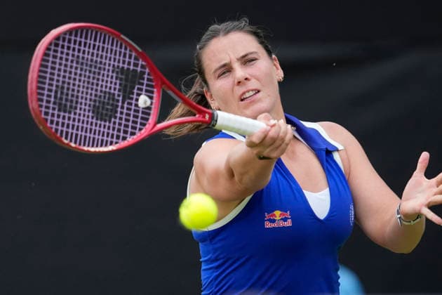 Lexus Nottingham Open - Day Three Emma Navarro of the United States competes during her Round of 32 singles match at the 2026 Lexus Nottingham Open Women s tennis tournament at the Nottingham Tennis Centre in Nottingham, England, on June 17, 2026. Nottingham Great Britain United Kingdom  Copyright: xOwenxHammondx originalFilename:hammond-2026lexu260617_np0Ms.jpg
