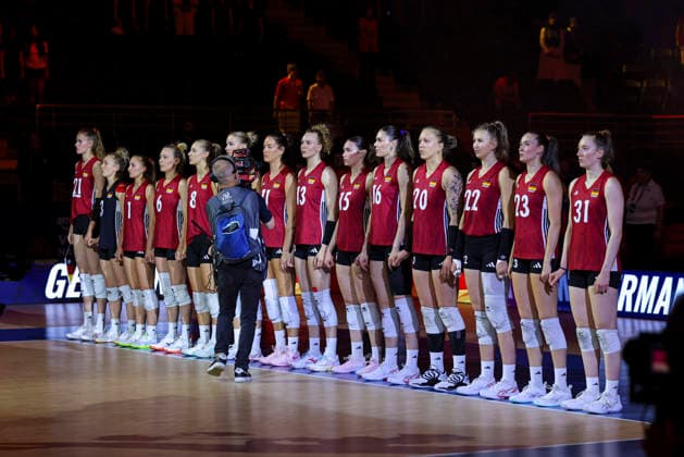 Germany v China - Volleyball Nations League 2026 Ankara Stage Germany teams during the ceremony at the FIVB Volleyball Nations League (VNL) match between Germany and China at the Ankara Arena in Ankara, Turkey, on June 17, 2026. Ankara Turkey  Copyright: xÃ‡aÄülarxOskayx originalFilename:oskay-volleyba260617_np97B.jpg