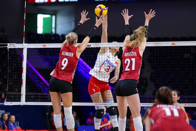 Germany v China - Volleyball Nations League 2026 Ankara Stage Xin Tang 3 of Team China plays at the net during the FIVB Volleyball Nations League (VNL) match between Germany and China at the Ankara Arena in Ankara, Turkey, on June 17, 2026. Ankara Turkey  Copyright: xÃ‡aÄülarxOskayx originalFilename:oskay-volleyba260617_np9p8.jpg