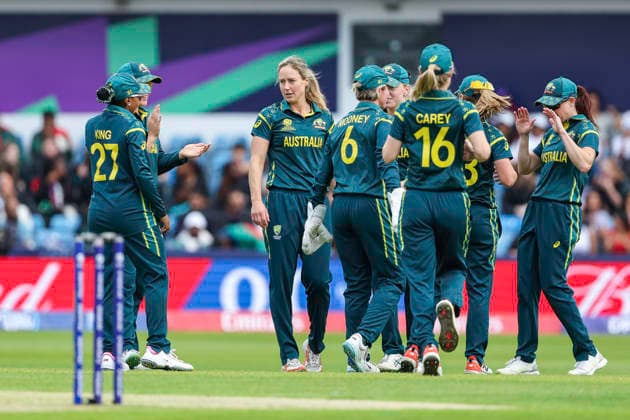 Australia v Bangladesh - ICC Women s T20 World Cup England & Wales 2026 Ellyse Perry of Australia is congratulated for taking the wicket of Sobhana Mostary of Bangladesh, caught by Sophie Molineux of Australia, during the ICC Women s T20 World Cup Group 1 match between Australia and Bangladesh at Headingley Cricket Ground in Leeds, England, on June 17, 2026. Leeds West Yorkshire United Kingdom  Copyright: xMIxNewsx originalFilename:fletcher-australi260617_npiCJ.jpg