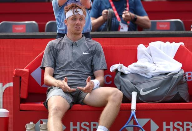Denis Shapovalov of Canada frustrated HSBC Queen s Club Championships, Day Twelve, Tennis, Queen s Club, West Kensington, London, UK - 17 Jun 2026London Queen s Club United Kingdom  Copyright: xEllaxLing Shutterstockx 16924338w