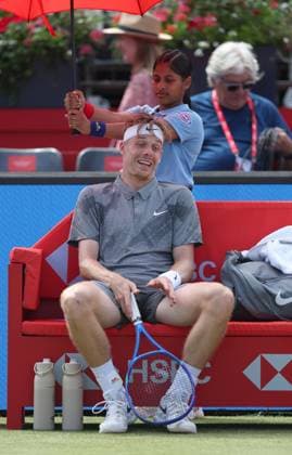 Denis Shapovalov of Canada frustrated HSBC Queen s Club Championships, Day Twelve, Tennis, Queen s Club, West Kensington, London, UK - 17 Jun 2026London Queen s Club United Kingdom  Copyright: xEllaxLing Shutterstockx 16924338r