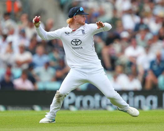 LONDON, ENGLAND - JUNE 17: Jordan Cox of England fields the ball during day 1 of the 2nd Rothesay Test Match between England and New Zealand at The Kia Oval on June 17, 2026 in London, England.  Copyright: xJayxPatel SPPx Sportspressphoto_SPR168422