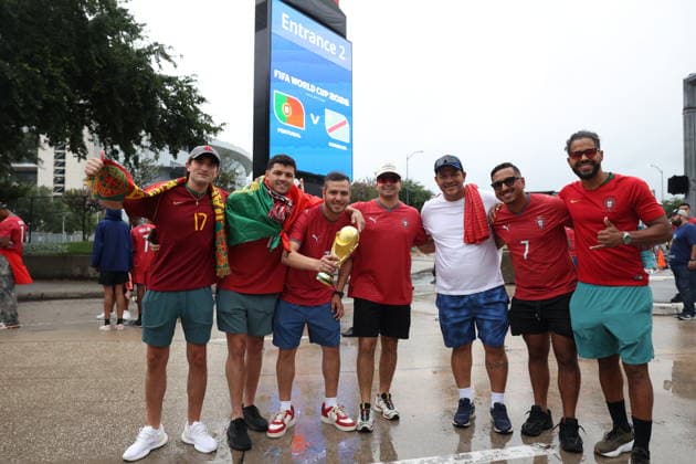 FIFA World Cup, WM, Weltmeisterschaft, Fussball 2026 - Group K - Portugal vs DR Congo Portugal fans pose for photographs prior to the FIFA World Cup 2026 group stage match between Portugal and DR Congo, in Houston, Texas, USA, 17 June 2026. Houston United States  Copyright: xMIGUELxA.xLOPESx