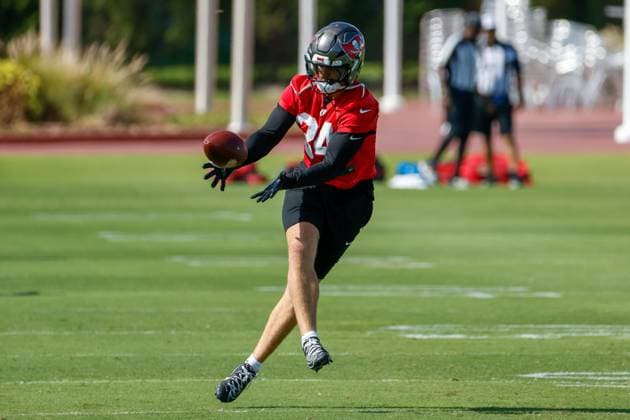 June 17, 2026, Tampa, Florida, USA: Tampa Bay Buccaneers linebacker Alex Anzalone (34) catches a pass, while working on a defensive drill during mandatory minicamp at the AdventHealth Training Center in Tampa on Wednesday, June 17, 2026. Tampa USA - ZUMAs70_ 0859378146st Copyright: xJeffereexWoox