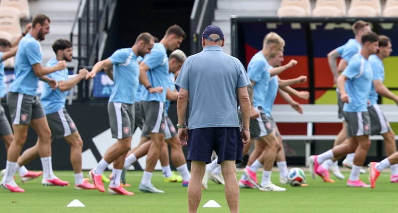 FIFA World Cup, WM, Weltmeisterschaft, Fussball 2026 - Czechia training session Czechia s national soccer head coach Miroslav Koubek leads a training session of the team in Kennesaw, Georgia, USA, 17 June 2026. Czechia will face South Africa on 18 June in a FIFA World Cup 2026 group A match. KENNESAW United States  Copyright: xRONALDxWITTEKx