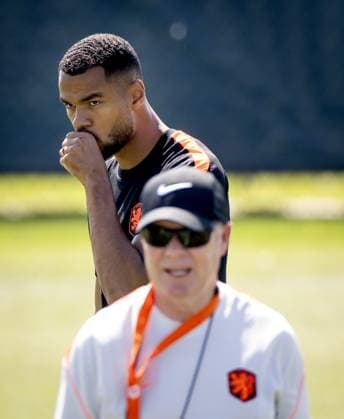 KANSAS CITY - Cody Gakpo of the Netherlands and Netherlands coach Ronald Koeman during a training session of the Dutch national team, Nationalteam at the KC Current Training Facility, on June 17, 2026, in Kansas City. The Dutch team is preparing for the match against Sweden at the FIFA World Cup, WM, Weltmeisterschaft, Fussball KOEN VAN WEEL ANP xVIxANPxSportx xxANPxIVx 561266123 originalFilename: 561266123.jpg