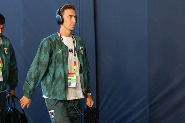 SANTA CLARA, CA - JUNE 16: David Affengruber 2 of Austria arrives at the stadium before the FIFA World Cup, WM, Weltmeisterschaft, Fussball 2026 Group J match between Austria and Jordan on June 16, 2026 at San Francisco Bay Area Stadium in Santa Clara, CA. (Photo by Matthew Huang Icon Sportswire) SOCCER: JUN 16 FIFA World Cup 26 Group J - Austria vs Jordan EDITORIAL USE ONLY Icon260616032