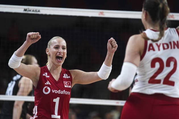 Turkiye v Belgium - FIVB Women s Volleyball Nations League ANKARA, TURKIYE - JUNE 17: Gizem Orge (1) of Turkiye celebrates a point during the 2026 FIVB Women s Volleyball Nations League match between Turkiye and Belgium at the Ankara Sports Hall, in Ankara, Turkiye, on June 17, 2026. Dilara Irem Sancar Anadolu Ankara Turkey. Editorial use only. Please get in touch for any other usage.  Copyright: x2026xAnadoluxDilaraxIremxSancarx