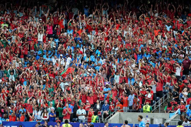 . The supporters of Portugal during the FIFA World Cup, WM, Weltmeisterschaft, Fussball 2026 Group K match between Portugal and Congo DR at Houston Stadium on June 17, 2026 in Houston, United States. (Photo by Torbjorn Tande DeFodi Images) - *** Portuguese fans during the 2026 FIFA World Cup Group K match between Portugal and the Democratic Republic of the Congo at Houston Stadium on June 17, 2026, in Houston, United States. Photo by Torbjorn Tande, DeFodi Images,detected_source_language