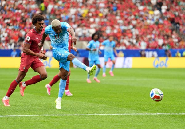 Cedric Bakambu, DR Congo, 17, shoots the ball; USA, FIFA World Cup, Portugal vs. DR Congo, Houston, June 17, 2026; USA, FIFA World Cup, Portugal vs. DR Congo, Houston, June 17, 2026; Houston,detected_source_language Copyright: xEibner-Pressefoto ScottxColemanx EP_SCN