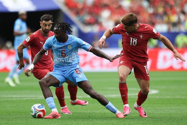 FIFA World Cup, WM, Weltmeisterschaft, Fussball 2026 - Group K - Portugal vs DR Congo Portugal player Pedro Neto (R) in action against DR Congo player Ngal™ayel Mukau during the FIFA World Cup 2026 group stage match between Portugal and DR Congo, in Houston, Texas, USA, 17 June 2026. Houston United States  Copyright: xMIGUELxA.xLOPESx