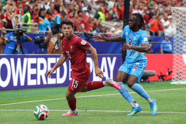 FIFA World Cup, WM, Weltmeisterschaft, Fussball 2026 - Group K - Portugal vs DR Congo Portugal player Joao Neves (L) in action against DR Congo player Aaron Wan-Bissaka during the FIFA World Cup 2026 group stage match between Portugal and DR Congo, in Houston, Texas, USA, 17 June 2026. Houston United States  Copyright: xMIGUELxA.xLOPESx