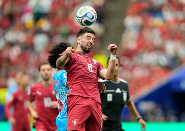 Bruno Fernandes (Portugal), 8, heads the ball (USA), FIFA World Cup, Portugal vs. DR Congo, Houston, June 17, 2026 (USA), FIFA World Cup, Portugal vs. DR Congo, Houston, June 17, 2026, Houston,detected_source_language Copyright: xEibner-Pressefoto ScottxColemanx EP_SCN
