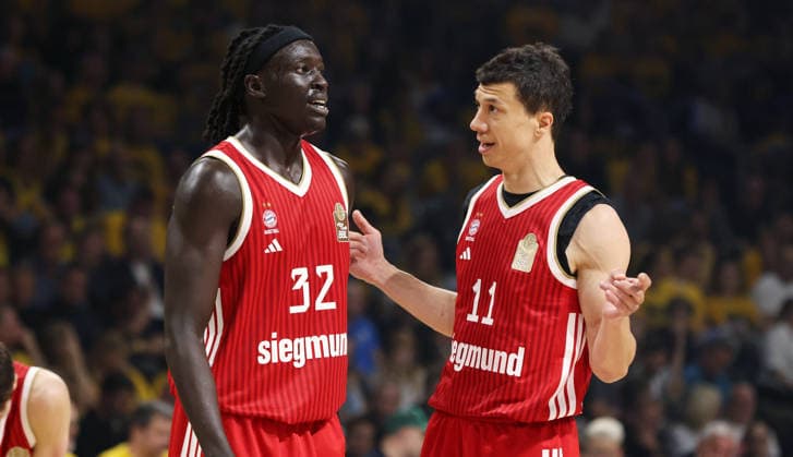 Vladimir Lucic talks with Wenyen Gabriel; Action; Upper Body; Sports; Basketball; BBL; Bundesliga; Mens; Playoffs; Game 3 of the Finals; 2025–2026 Season; June 17, 2026; ALBA Berlin vs. Bayern Munich,detected_source_language