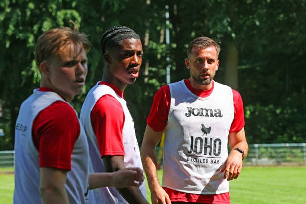 Photo, from left