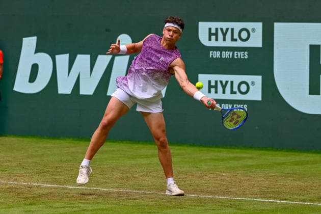 Ben Shelton (USA) prepares to return the ball on his forehand at the TERRA WORTMANN Open 2026, Tennis, ATP, Mens 500, Tournament, Main Draw, June 17, 2026, TERRA WORTMANN Open 2026, Tennis, ATP, Men’s 500, Tournament, Main Draw, June 17, 2026, Indoor,detected_source_language Copyright: xEibner-Pressefoto RobertxGertzenx EP_RGN