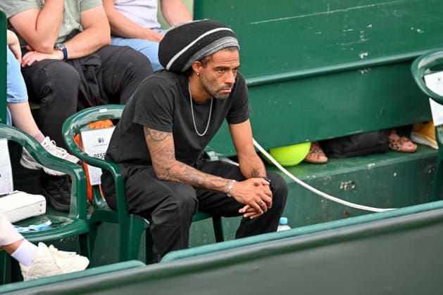 Dustin Brown (GER) watches Daniel Altmaier (GER) play at the TERRA WORTMANN Open 2026, Tennis, ATP, Mens 500, Tournament, Main Draw, June 17, 2026, TERRA WORTMANN Open 2026, Tennis, ATP, Men’s 500, Tournament, Main Draw, June 17, 2026, Indoor,detected_source_language Copyright: xEibner-Pressefoto RobertxGertzenx EP_RGN