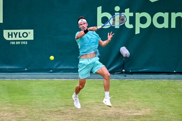 Daniel Altmaier (GER) hits the ball with his forehand at the TERRA WORTMANN Open 2026, Tennis, ATP, Mens 500, Tournament, Main Draw, June 17, 2026, TERRA WORTMANN Open 2026, Tennis, ATP, Men’s 500, Tournament, Main Draw, June 17, 2026, Halle,detected_source_language Copyright: xEibner-Pressefoto RobertxGertzenx EP_RGN