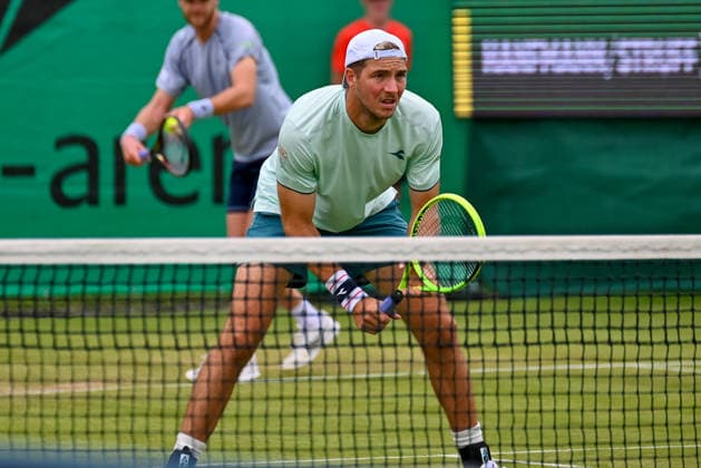 Jan Lennard Struff (GER) at the net at the TERRA WORTMANN Open 2026, Tennis, ATP, Mens 500, Tournament, Main Draw, June 17, 2026, TERRA WORTMANN Open 2026, Tennis, ATP, Mens 500, Tournament, Main Draw, June 17, 2026, Indoor,detected_source_language Copyright: xEibner-Pressefoto RobertxGertzenx EP_RGN