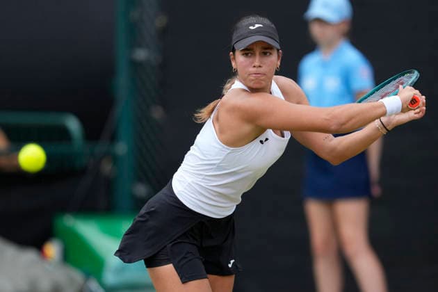 Lexus Nottingham Open - Day Three Jessica Bouzas Maneiro of Spain in action during her Round of 16 singles match at the 2026 Lexus Nottingham Open Women s tennis tournament at the Nottingham Tennis Centre in Nottingham, England, on June 17, 2026. London Great Britain United Kingdom  Copyright: xOwenxHammondx originalFilename:hammond-2026lexu260617_npDOG.jpg