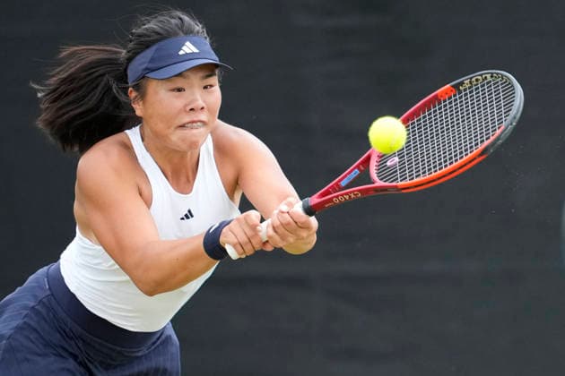 Lexus Nottingham Open - Day Three Mimi Xu competes during the Round of 16 doubles match at the 2026 Lexus Nottingham Open Women s tennis tournament at the Nottingham Tennis Centre in Nottingham, England, on June 17, 2026. London Great Britain United Kingdom  Copyright: xOwenxHammondx originalFilename:hammond-2026lexu260617_npK2X.jpg