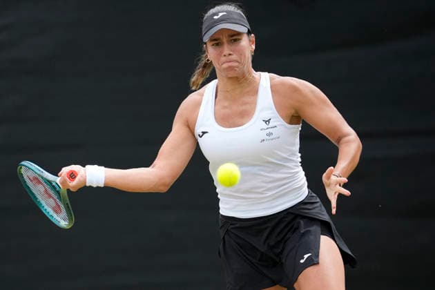 Lexus Nottingham Open - Day Three Jessica Bouzas Maneiro of Spain in action during her Round of 16 singles match at the 2026 Lexus Nottingham Open Women s tennis tournament at the Nottingham Tennis Centre in Nottingham, England, on June 17, 2026. London Great Britain United Kingdom  Copyright: xOwenxHammondx originalFilename:hammond-2026lexu260617_npg1d.jpg