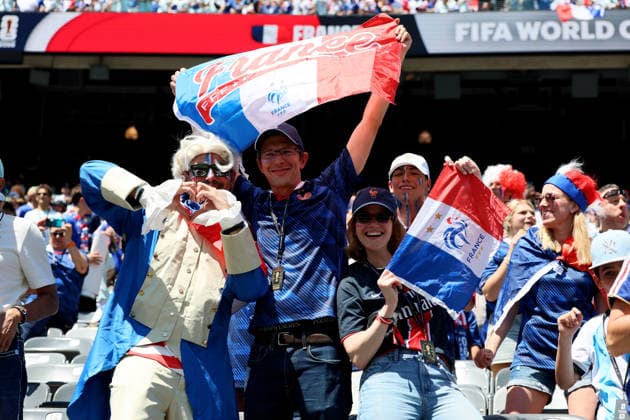 France v Senegal: Group I - FIFA World Cup, WM, Weltmeisterschaft, Fussball 2026 Fans of France with flags in the stand before the FIFA World Cup 2026 Group I match between France and Senegal at New York New Jersey Stadium on June 16, 2026 in East Rutherford, United States. East Rutherford New York New Jersey Stadium NJ United States Copyright: xAllstarxPicturexLibraryxLtdx