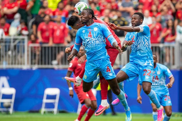 June 17, 2026: DR Congo defender Axel Tuanzebe (4) battles for a header against Portugal forward Cristiano Ronaldo (7) during a FIFA World Cup, WM, Weltmeisterschaft, Fussball Group K match between Portugal and DR Congo in Houston, TX. .. CSM USA - ZUMAc04_ 20260617_faf_c04_058 Copyright: xTraskxSmithx