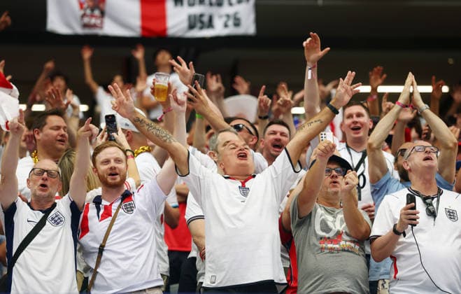 Supporters of Team England cheer for their team before the start of play against Croatia at a FIFA World Cup, WM, Weltmeisterschaft, Fussball match at AT&T Stadium in Dallas, Texas, on Wednesday, June 17, 2026.  DAL20260617906 CHRISTIANxBRUNSKILL